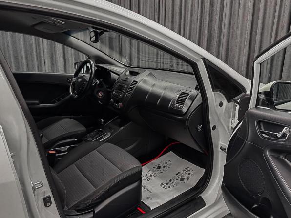 Kia Cerato III с пробегом 2015 года, цена 850 000 рублей, 210000 км, седан, Автокод Объявления
