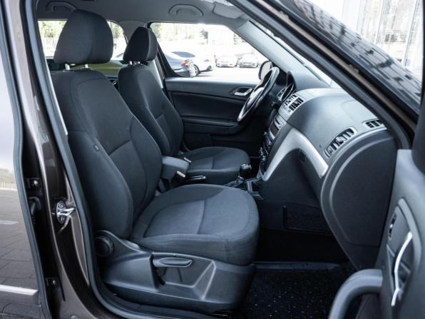 Skoda Yeti I Рестайлинг с пробегом 2014 года, цена 975 000 рублей, 109007 км, внедорожник, Автокод Объявления