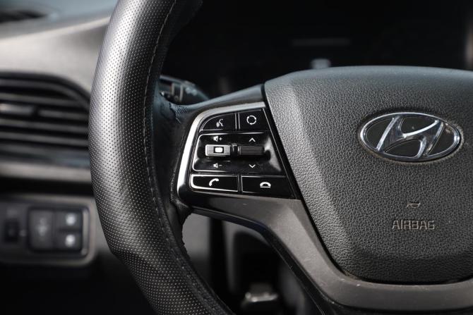 Hyundai Solaris II Рестайлинг с пробегом 2020 года, цена 1 399 000 рублей, 380000 км, седан, Автокод Объявления