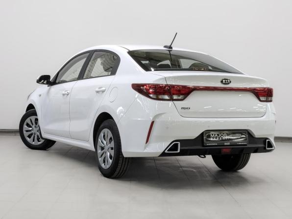 Kia Rio IV Рестайлинг с пробегом 2021 года, цена 1 650 000 рублей, 37885 км, седан, Автокод Объявления