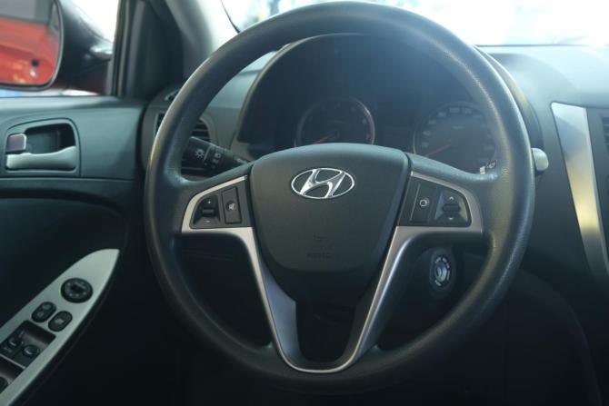 Hyundai Solaris I Рестайлинг с пробегом 2016 года, цена 899 000 рублей, 150200 км, седан, Автокод Объявления