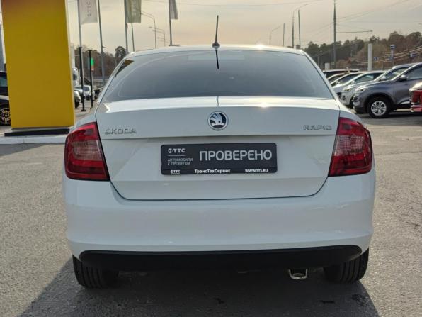 Skoda Rapid I с пробегом 2016 года, цена 900 000 рублей, 104429 км, лифтбек, Автокод Объявления