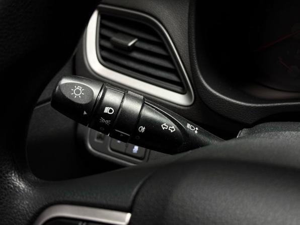 Hyundai Solaris II с пробегом 2017 года, цена 1 299 000 рублей, 124796 км, седан, Автокод Объявления