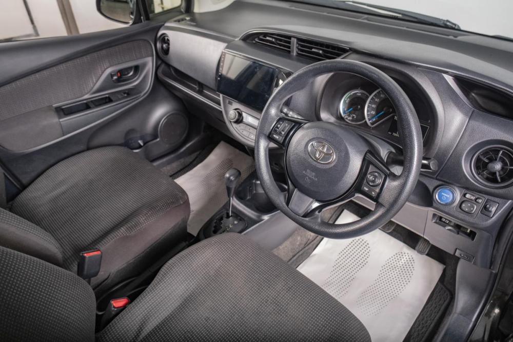 Toyota Vitz III (XP130) Рестайлинг 2 Томск  - изображение 8