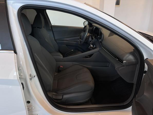 Hyundai Elantra VII (CN7) с пробегом 2021 года, цена 2 090 000 рублей, 107964 км, седан, Автокод Объявления