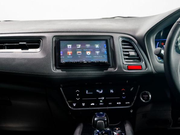 Honda Vezel I с пробегом 2014 года, цена 1 385 000 рублей, 163950 км, внедорожник, Автокод Объявления