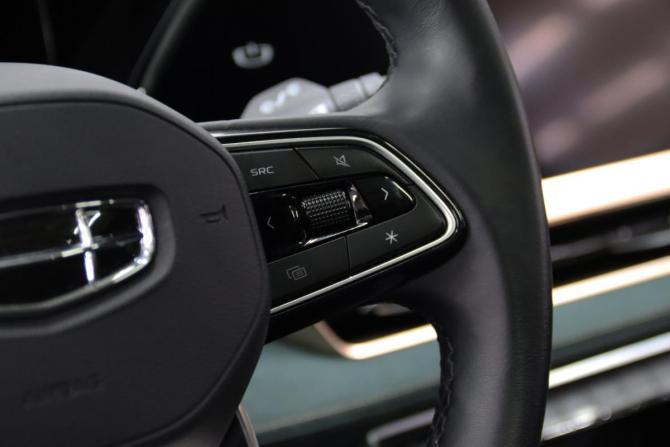 Geely Monjaro I с пробегом 2023 года, цена 3 295 950 рублей, 62130 км, внедорожник, Автокод Объявления