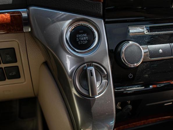 Toyota Land Cruiser 200 Series Рестайлинг 1 с пробегом 2015 года, цена 5 645 000 рублей, 121218 км, внедорожник, Автокод Объявления