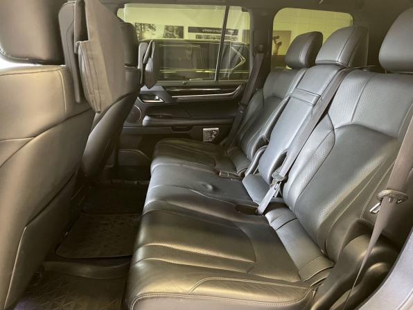 Lexus LX III Рестайлинг 2 с пробегом 2017 года, цена 6 800 000 рублей, 148000 км, внедорожник, Автокод Объявления
