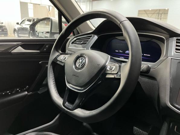 Volkswagen Tiguan II с пробегом 2017 года, цена 2 332 000 рублей, 134711 км, внедорожник, Автокод Объявления