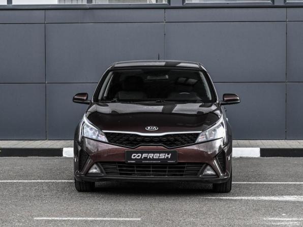Kia Rio IV Рестайлинг с пробегом 2021 года, цена 1 699 000 рублей, 73243 км, седан, Автокод Объявления