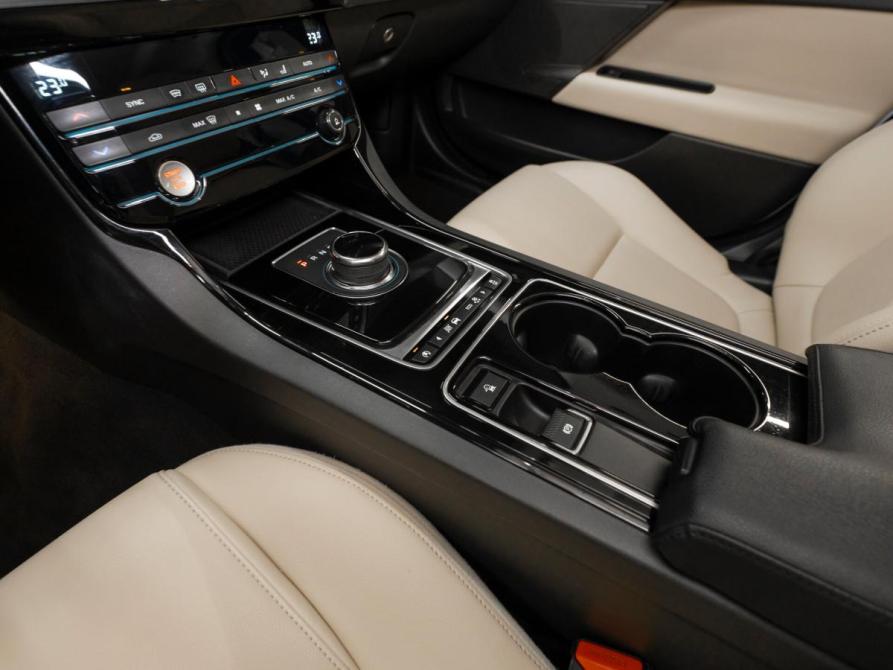 Jaguar XE I Москва  - изображение 14