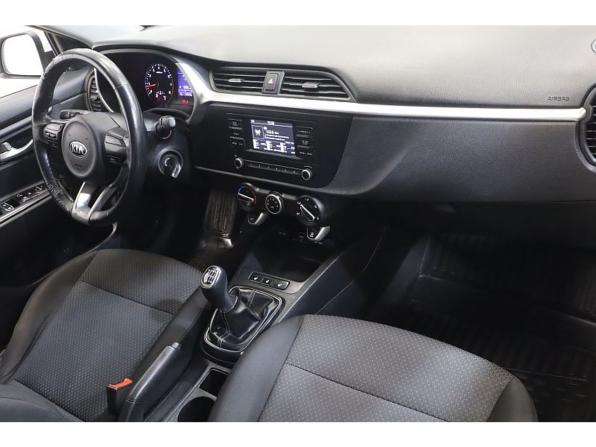 Kia Rio IV Рестайлинг с пробегом 2021 года, цена 1 300 000 рублей, 140942 км, седан, Автокод Объявления