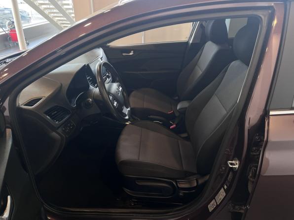 Hyundai Solaris II Рестайлинг с пробегом 2022 года, цена 1 939 000 рублей, 60677 км, седан, Автокод Объявления