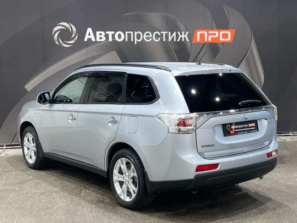 Mitsubishi Outlander III с пробегом 2012 года, цена 1 310 000 рублей, 196200 км, внедорожник, Автокод Объявления