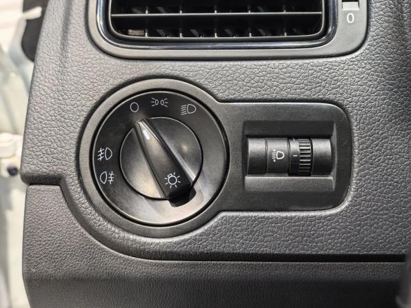 Volkswagen Polo V Рестайлинг с пробегом 2016 года, цена 1 245 000 рублей, 59062 км, седан, Автокод Объявления