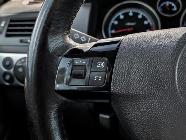 Opel Astra H Рестайлинг с пробегом 2008 года, цена 550 000 рублей, 244557 км, седан, Автокод Объявления