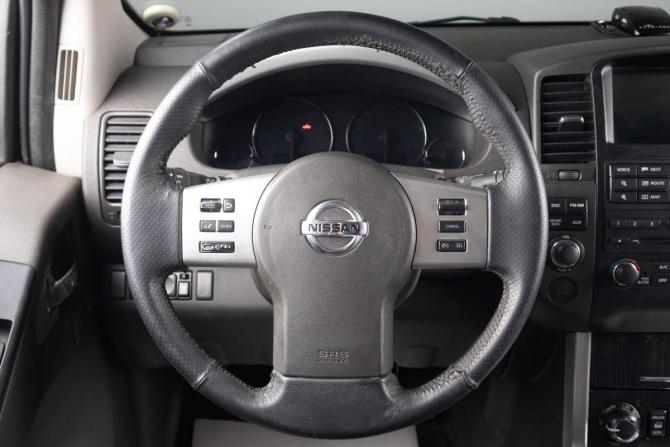 Nissan Pathfinder III Рестайлинг с пробегом 2011 года, цена 1 739 000 рублей, 111000 км, внедорожник, Автокод Объявления
