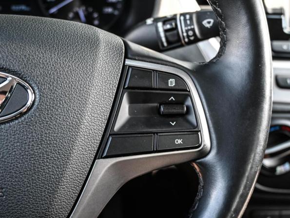 Hyundai Solaris II с пробегом 2018 года, цена 1 524 000 рублей, 52275 км, седан, Автокод Объявления