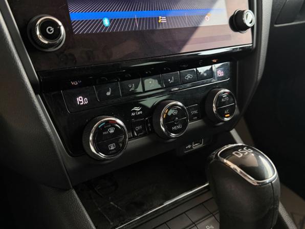 Skoda Octavia III (A7) Рестайлинг с пробегом 2019 года, цена 1 665 000 рублей, 180791 км, лифтбек, Автокод Объявления
