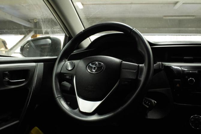 Toyota Corolla XI (E160 E170 E180) с пробегом 2014 года, цена 1 269 000 рублей, 180275 км, седан, Автокод Объявления