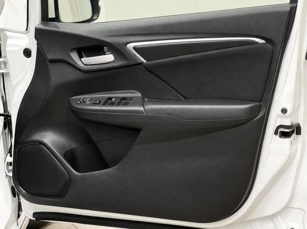 Honda Fit III с пробегом 2016 года, цена 1 050 000 рублей, 79300 км, хэтчбек, Автокод Объявления