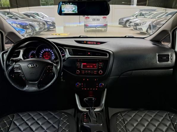 Kia Ceed II Рестайлинг с пробегом 2017 года, цена 1 050 000 рублей, 208383 км, универсал, Автокод Объявления