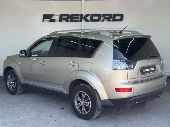 Mitsubishi Outlander II с пробегом 2008 года, цена 929 000 рублей, 323564 км, внедорожник, Автокод Объявления
