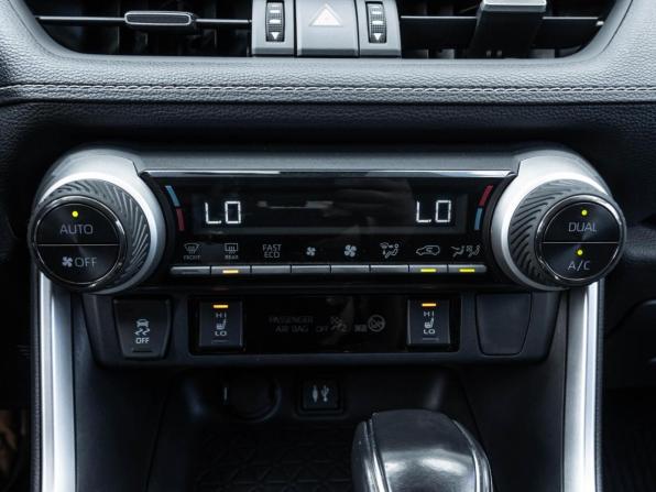 Toyota RAV4 V (XA50) с пробегом 2020 года, цена 3 930 000 рублей, 61650 км, внедорожник, Автокод Объявления