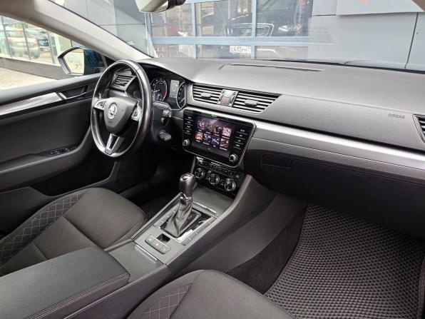 Skoda Superb III Рестайлинг с пробегом 2019 года, цена 1 779 000 рублей, 200817 км, лифтбек, Автокод Объявления
