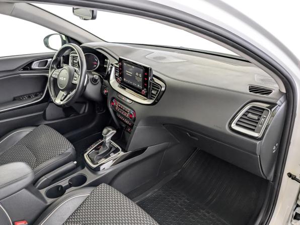 Kia Ceed III Рестайлинг с пробегом 2021 года, цена 2 100 000 рублей, 80578 км, универсал, Автокод Объявления