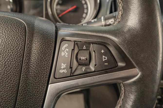 Opel Astra J Рестайлинг с пробегом 2013 года, цена 739 000 рублей, 176000 км, седан, Автокод Объявления