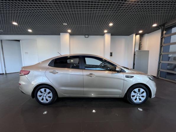 Kia Rio III Рестайлинг с пробегом 2015 года, цена 1 020 000 рублей, 148764 км, седан, Автокод Объявления
