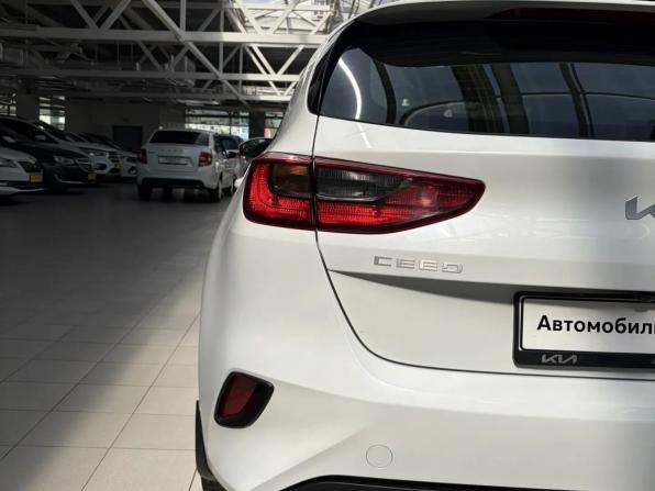 Kia Ceed III Рестайлинг с пробегом 2022 года, цена 2 010 000 рублей, 54763 км, хэтчбек, Автокод Объявления