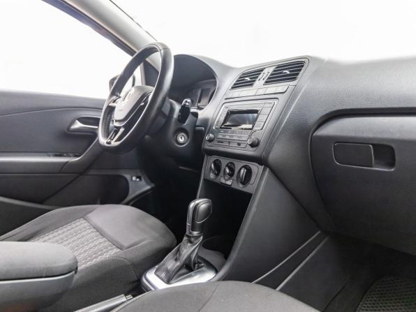 Volkswagen Polo V Рестайлинг с пробегом 2016 года, цена 1 081 000 рублей, 88000 км, седан, Автокод Объявления