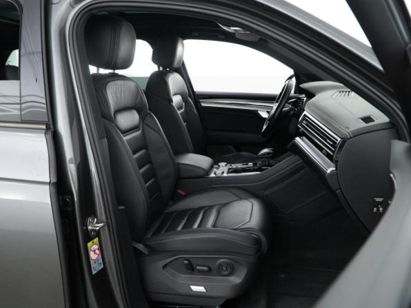 Volkswagen Touareg III с пробегом 2019 года, цена 5 199 050 рублей, 101168 км, внедорожник, Автокод Объявления