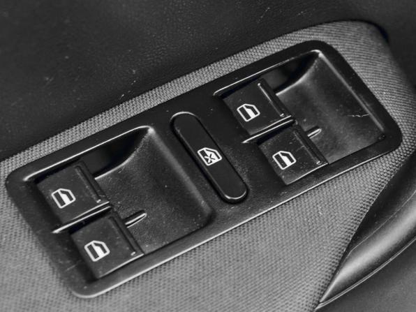 Volkswagen Polo V Рестайлинг с пробегом 2019 года, цена 1 210 000 рублей, 152044 км, седан, Автокод Объявления