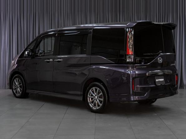 Honda Stepwgn V с пробегом 2016 года, цена 2 249 000 рублей, 189330 км, минивэн, Автокод Объявления