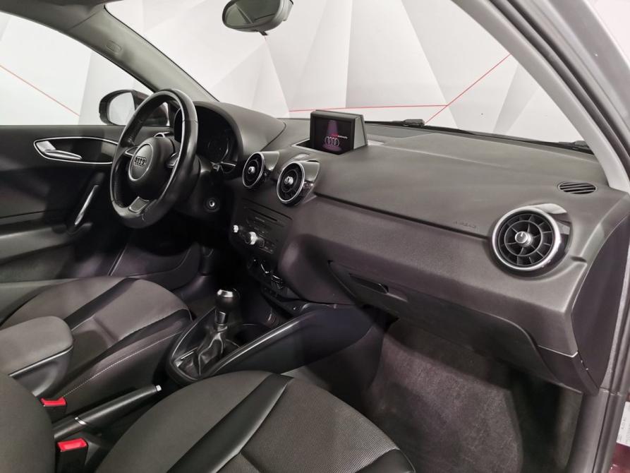 Audi A1 I (8X) Москва  - изображение 12