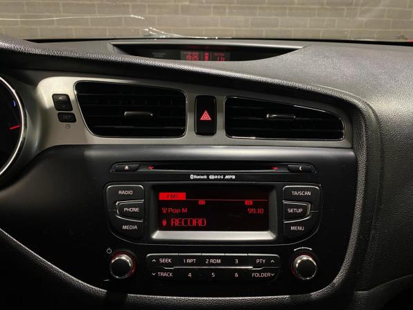 Kia Ceed II с пробегом 2013 года, цена 690 000 рублей, 189823 км, хэтчбек, Автокод Объявления