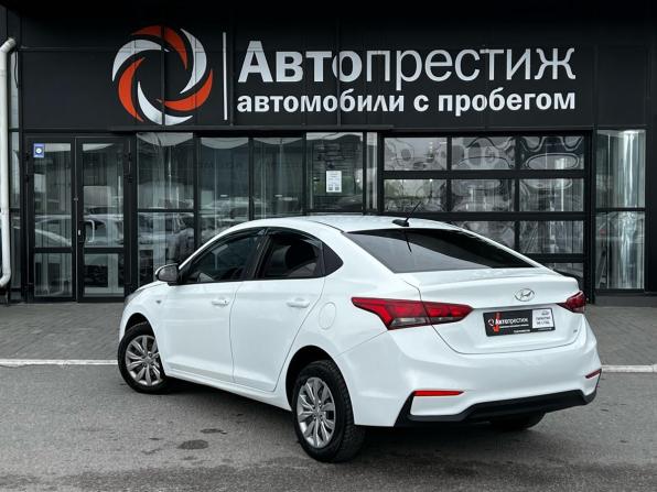 Hyundai Solaris II с пробегом 2019 года, цена 960 000 рублей, 186111 км, седан, Автокод Объявления