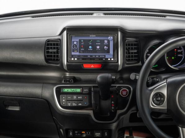 Honda N-BOX I Рестайлинг с пробегом 2017 года, цена 725 000 рублей, 75112 км, микровэн, Автокод Объявления