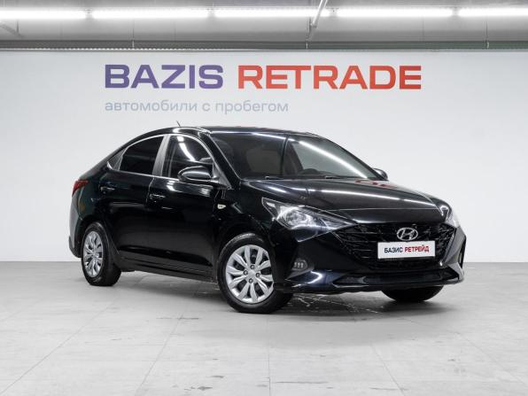 Hyundai Solaris II Рестайлинг с пробегом 2022 года, цена 1 680 000 рублей, 120537 км, седан, Автокод Объявления