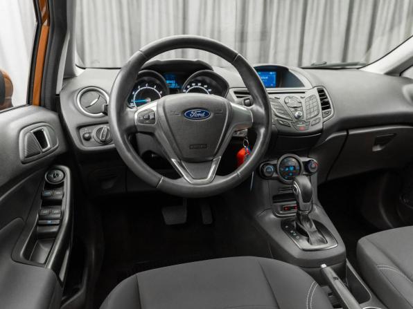 Ford Fiesta Mk6 Рестайлинг с пробегом 2015 года, цена 1 120 000 рублей, 87417 км, седан, Автокод Объявления