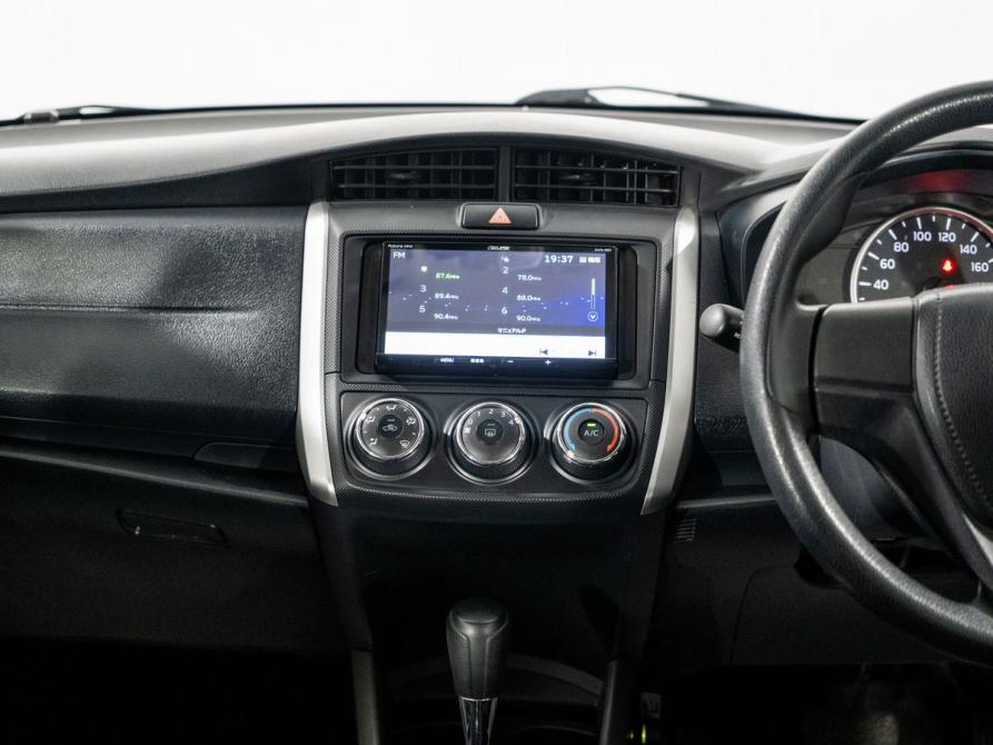 Toyota Corolla XI (E160 E170) Рестайлинг 2 Иркутск  - изображение 11