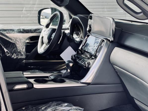 Lexus LX IV с пробегом 2024 года, цена 20 860 000 рублей, 18 км, внедорожник, Автокод Объявления
