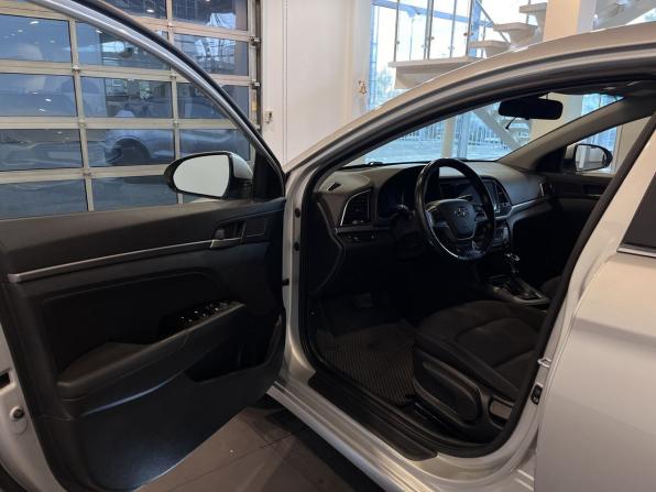 Hyundai Elantra VI (AD) с пробегом 2018 года, цена 1 235 000 рублей, 124740 км, седан, Автокод Объявления