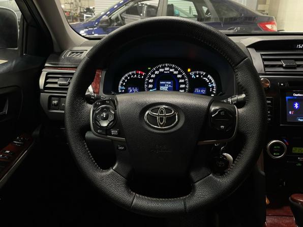 Toyota Camry VII (XV50) с пробегом 2013 года, цена 1 470 000 рублей, 233104 км, седан, Автокод Объявления