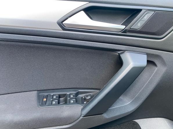 Volkswagen Tiguan II с пробегом 2019 года, цена 2 299 000 рублей, 99000 км, внедорожник, Автокод Объявления