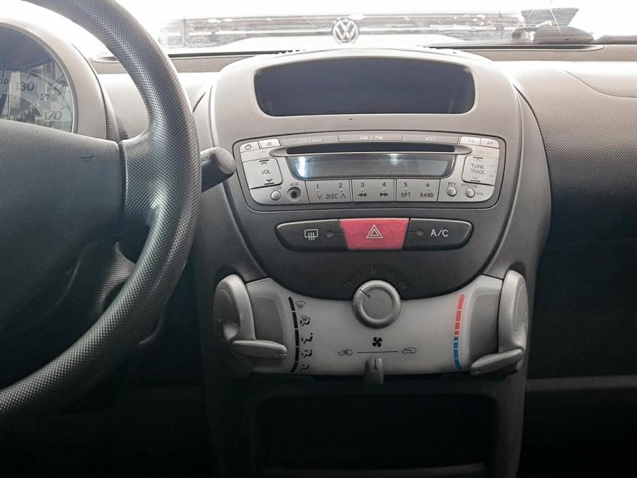 Peugeot 107 I Казань  - изображение 18